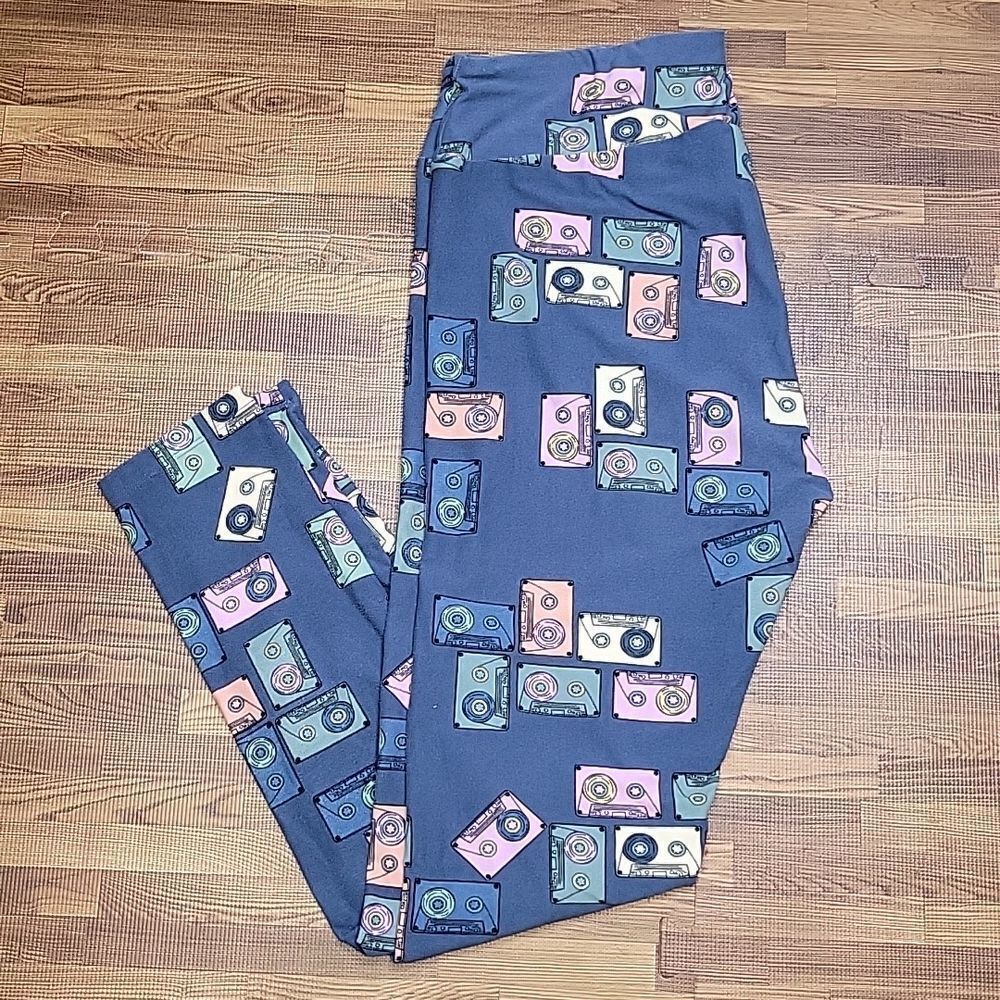 LuLaRoe Retro Tape Cassette Print Leggings Size Tall & Curvy